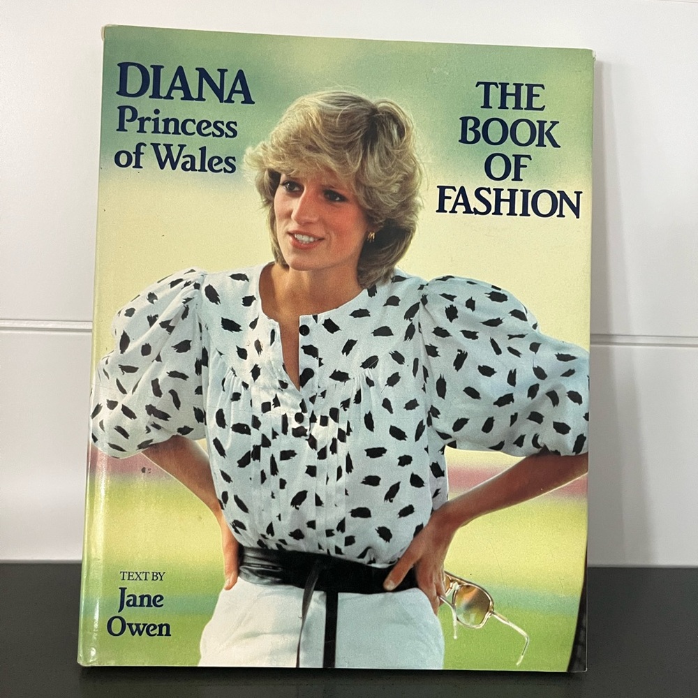 Diana Princess of Wales The Book Of Fashion